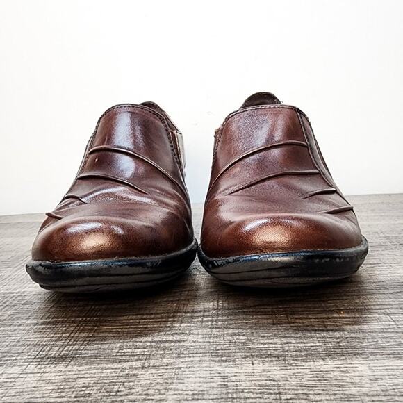 Clarks Dark Brown Slip On Heeled Loafer Style Shoes Size 9 Comfort Neutral Comfy - Picture 4 of 6